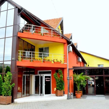 Hotel Andrei Cimpia Turzii Bagian luar foto