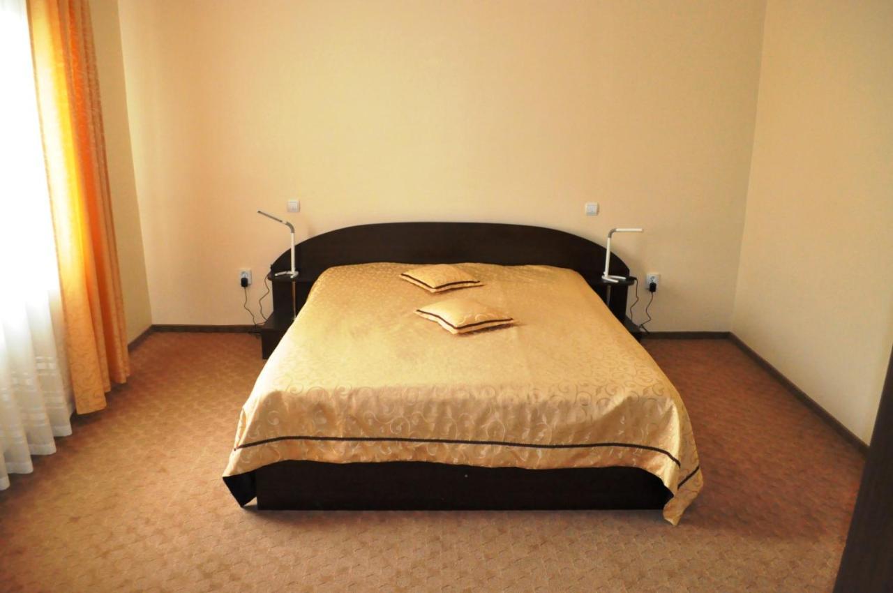 Hotel Andrei Cimpia Turzii Bagian luar foto