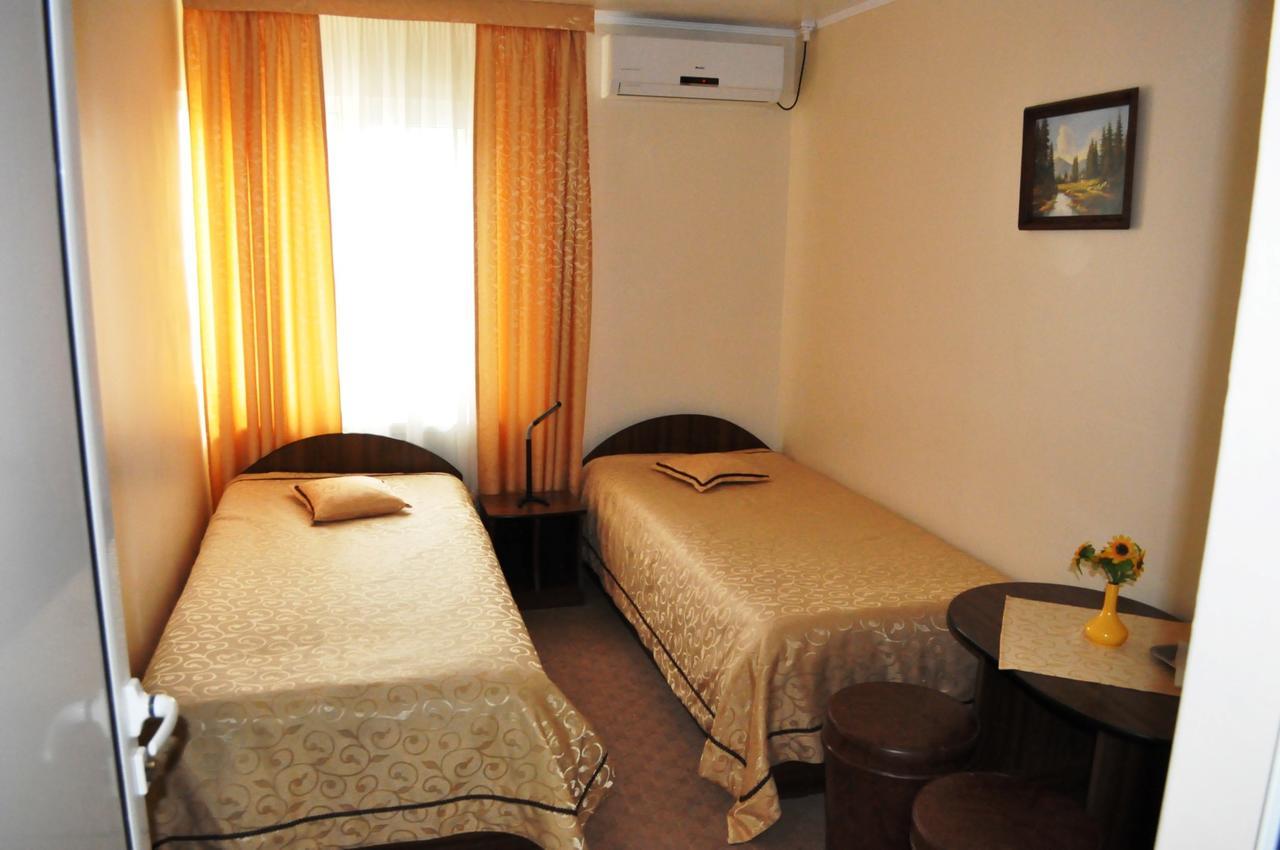 Hotel Andrei Cimpia Turzii Bagian luar foto