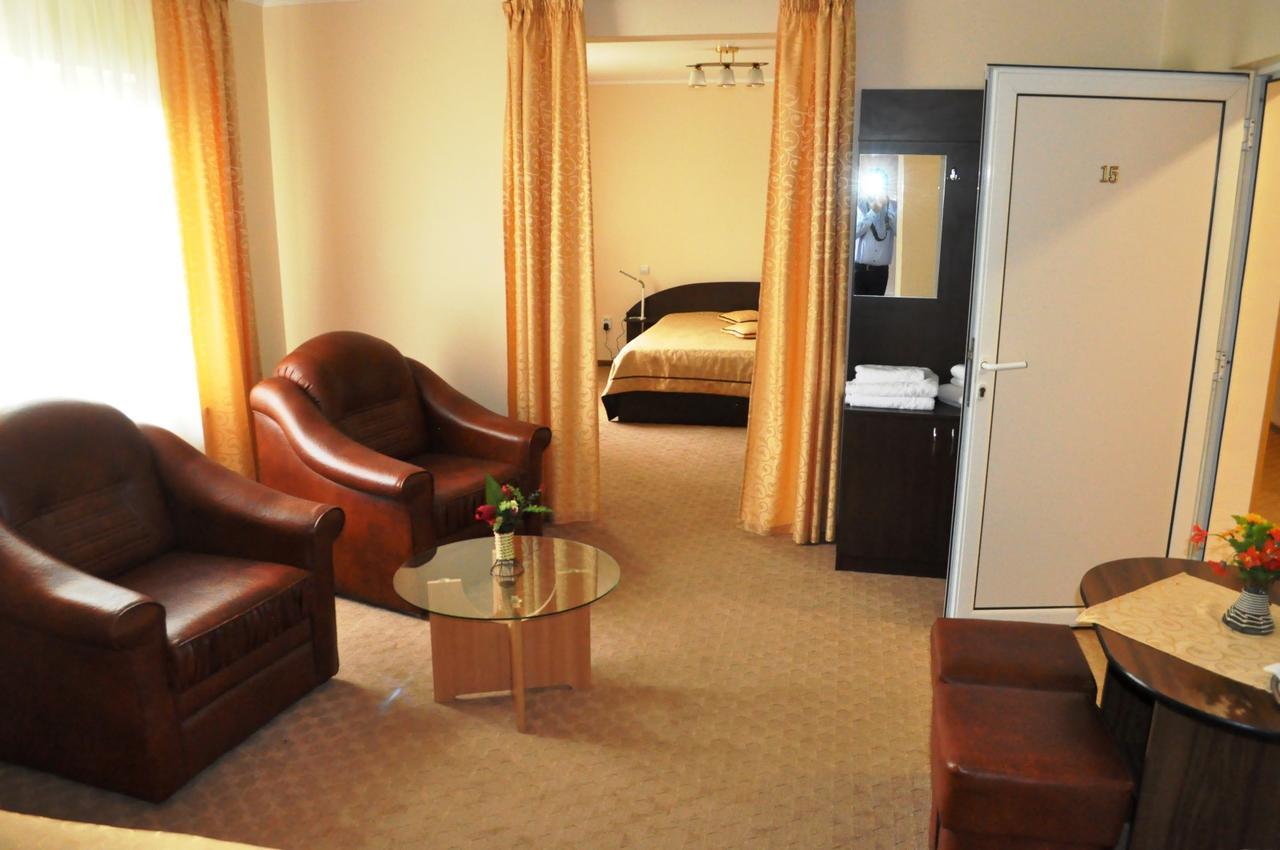 Hotel Andrei Cimpia Turzii Bagian luar foto