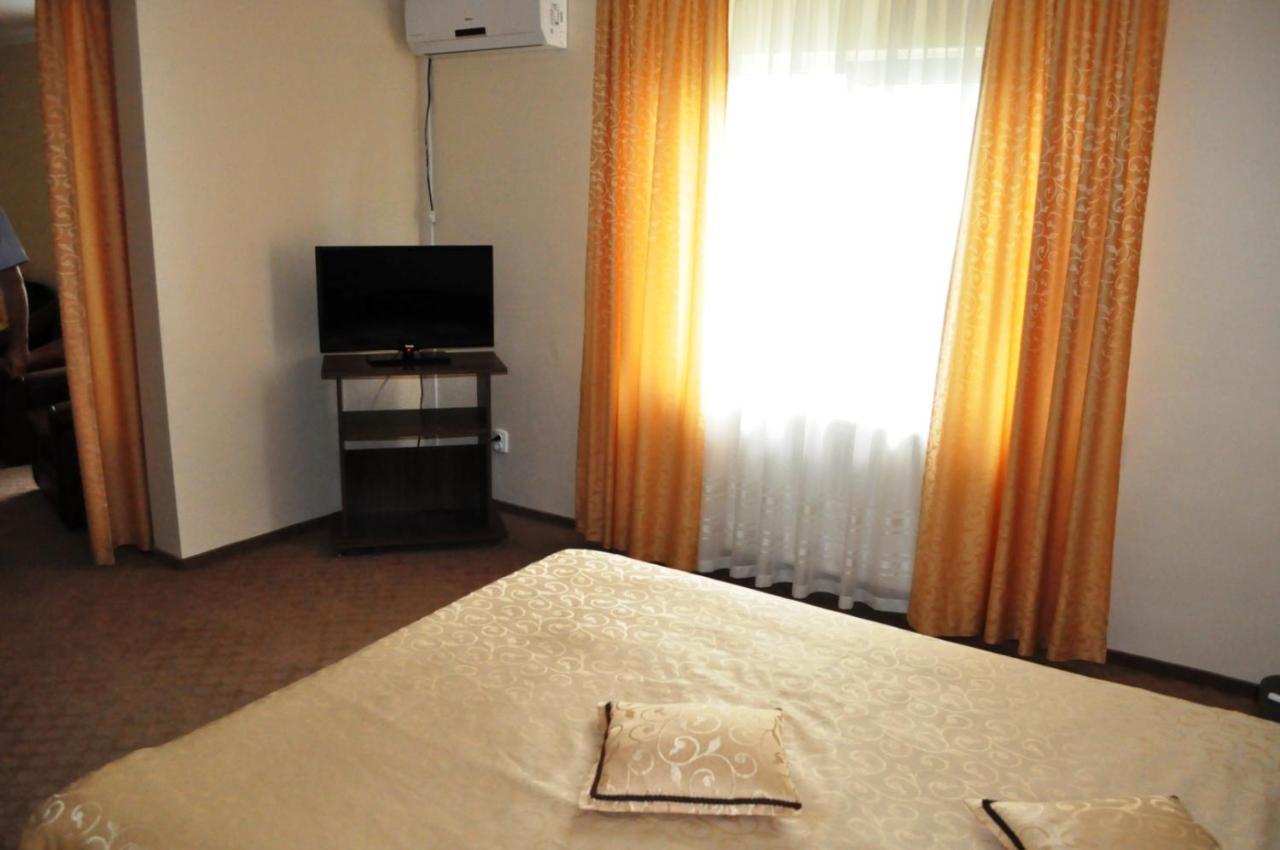 Hotel Andrei Cimpia Turzii Bagian luar foto