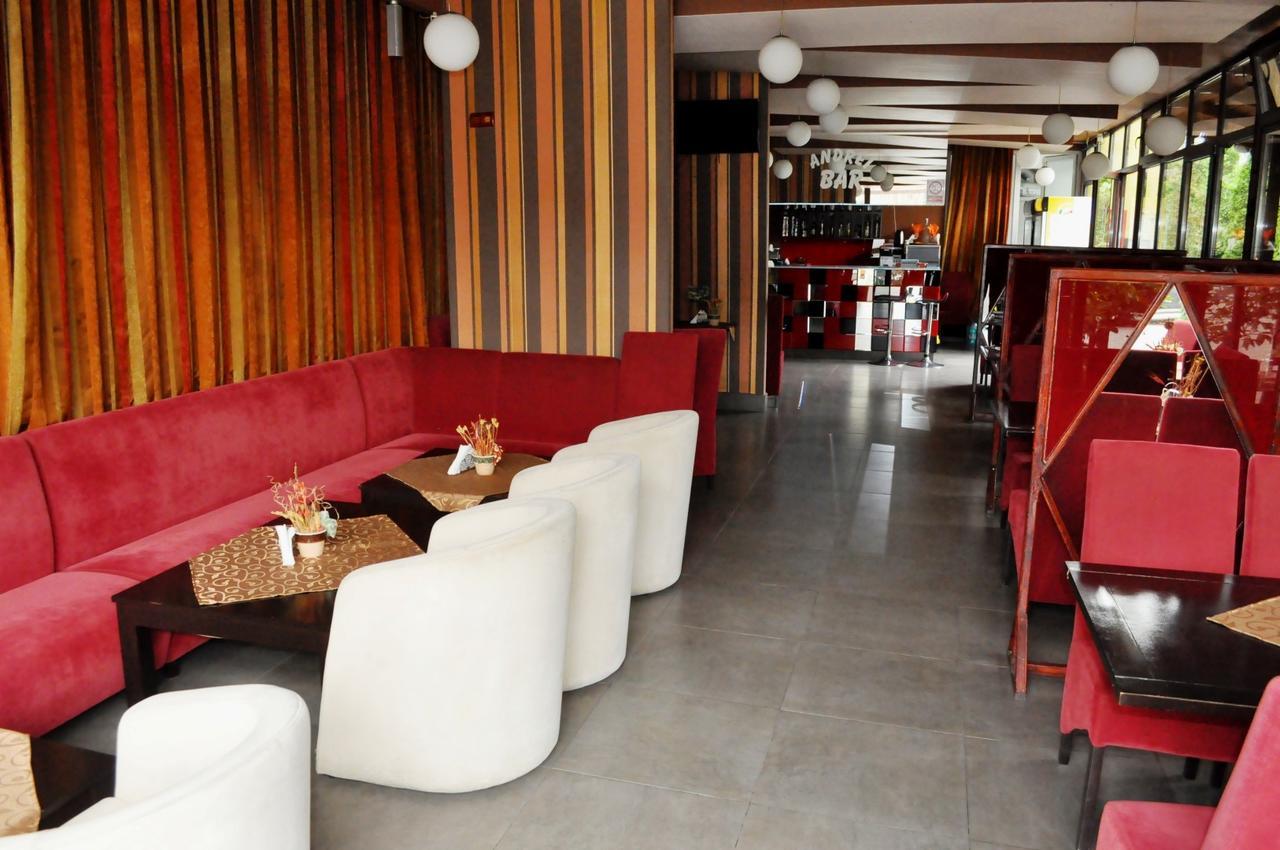 Hotel Andrei Cimpia Turzii Bagian luar foto